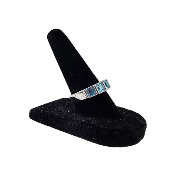 Lia Sophia Cold Front Silver /Blue Crystals Ring (Size 7) - Picture 3 of 8